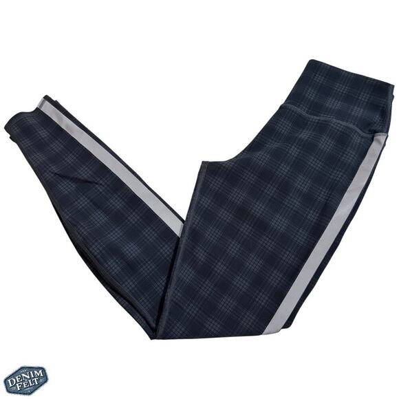 Alo Yoga Black/Grey Occasion High-Waist Checkered Airbrush Reflective Leggings - Picture 5 of 10